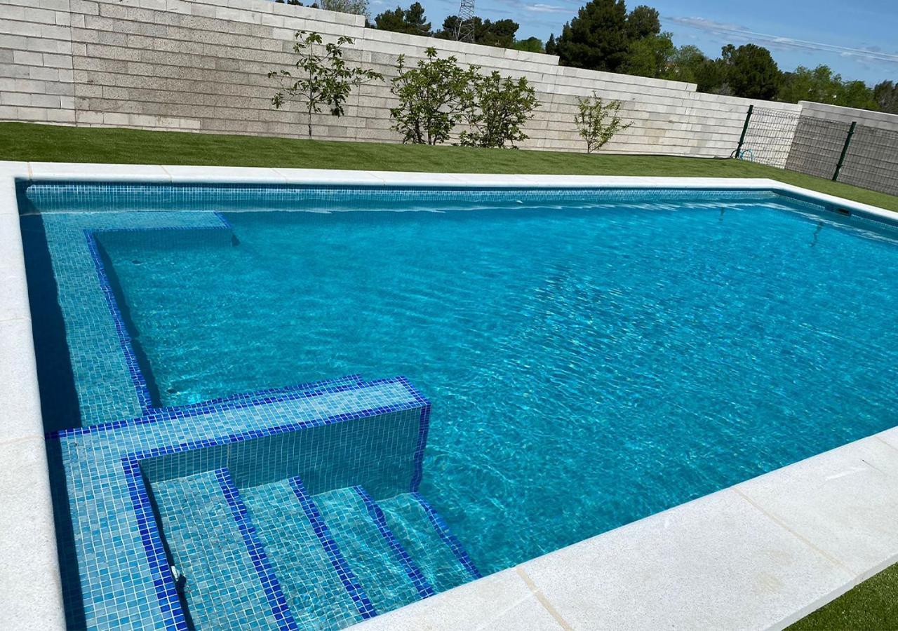 Casa Con Piscina, Villa Alarilla Fuentiduena de Tajo Exterior photo